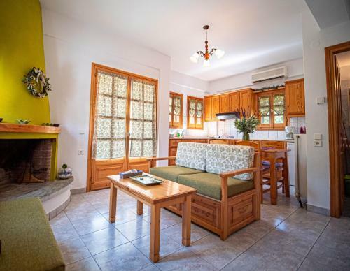 Olive House In Damoucharu With A Sea View