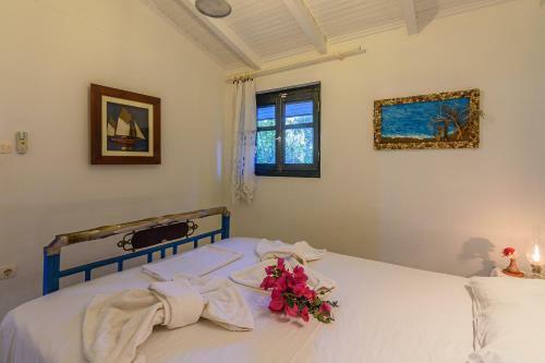 The Blue House Seaside Retreat - Fully Equipped