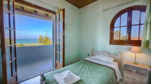 Villa Angela, Seafront Apartments, Almiros Beach