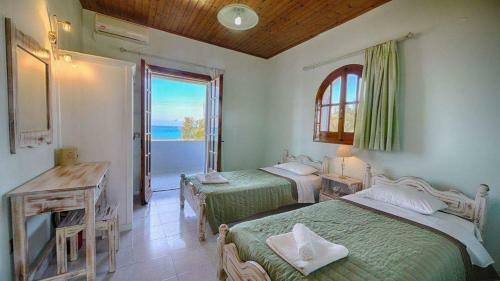 Villa Angela, Seafront Apartments, Almiros Beach