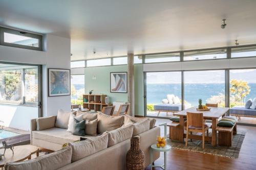 Lefkon Villa By The Sea!