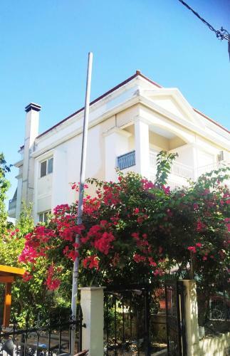 Apartamento Holiday Nest & Parking