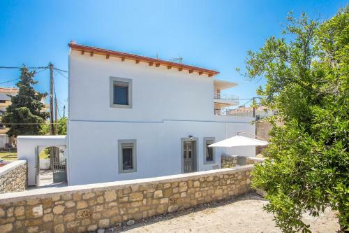 Ourania - Traditional House