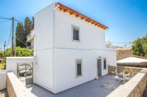 Ourania - Traditional House