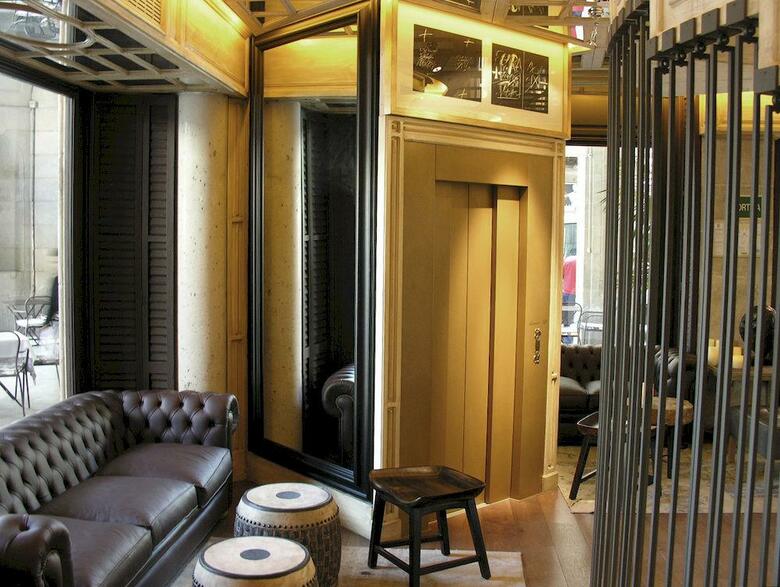 Hotel Do Pla�a Reial G.l.