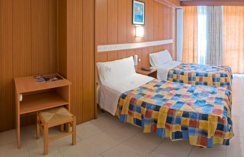 Hostal Pensi�n Venecia Y Montecarlo