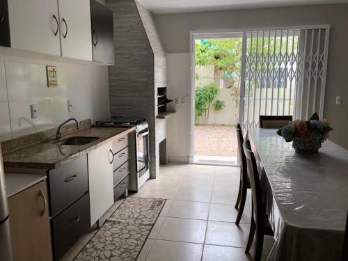 Apartamento Casa de 03 Dormit�rios No Centro de Bombinhas