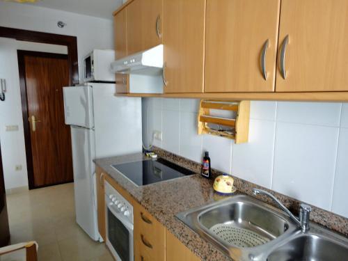 Edifici Laimar Apartment Llan��