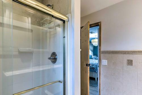 Beautiful Hampton Bays Home With Private Pool!