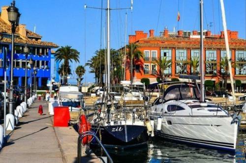 Apartamentos Sotogrande Con Piscina Y Garaje