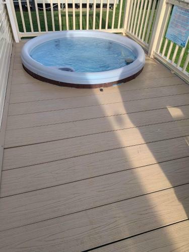 Kingfisher Retreat - Luxury Hot Tub Break!