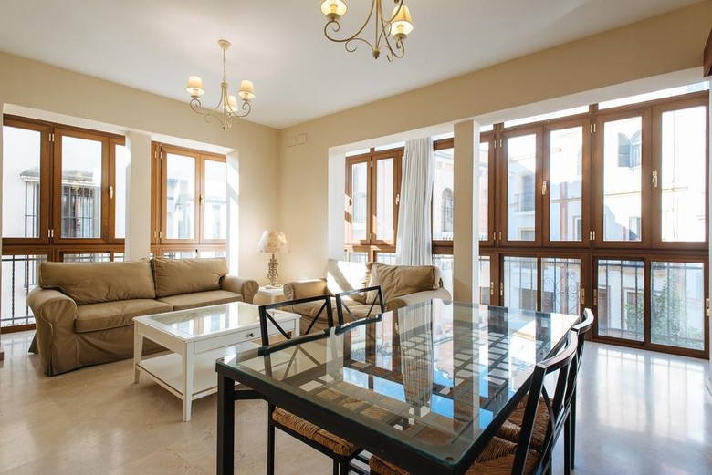 At Apartamentos & Vtv Conde de Torrej�n 10