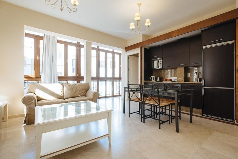 At Apartamentos & Vtv Conde de Torrej�n 10