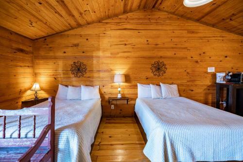 Hotel The Historic Leakey Inn