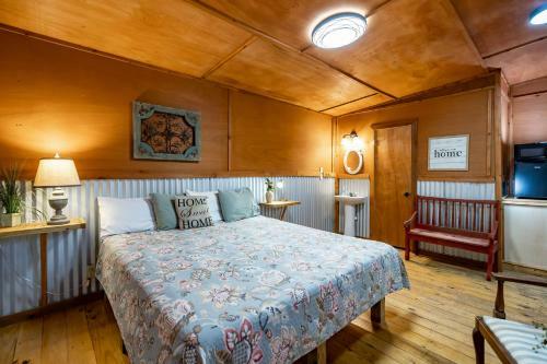 Hotel The Historic Leakey Inn