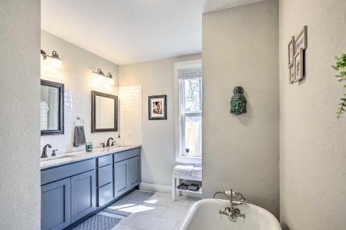 Pet-friendly San Antonio Home With Deck And Yard!