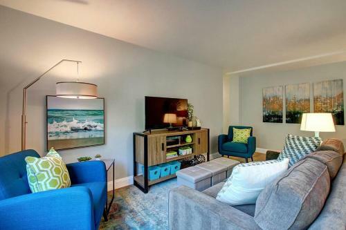Apartamento Modern Coastal Downtownking Bedwork Deskkitchen