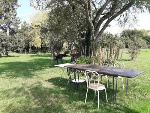 Le Sabatin - Maison de Charme, Un �crin de Verdure