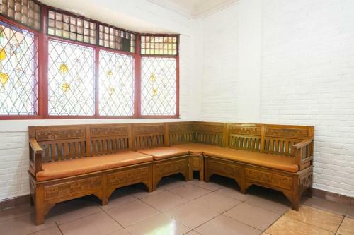 Hostal Reddoorz Near Universitas Pamulang
