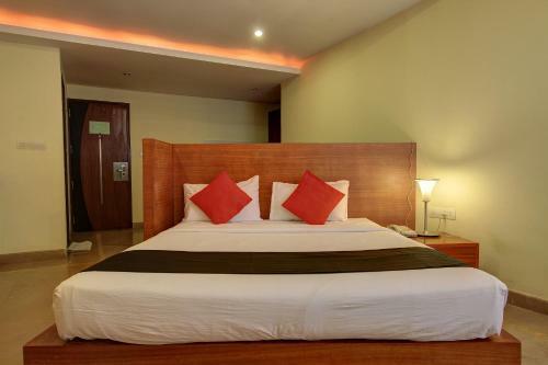 Townhouse Oak Hotel U T Elite