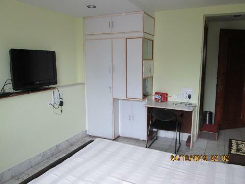 Service Apartment, Park Street, Calcutta