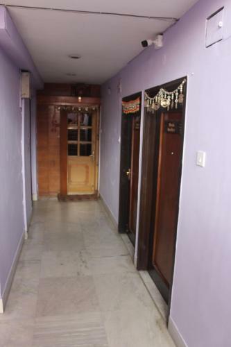 Service Apartment, Park Street, Calcutta