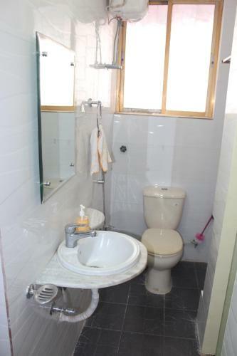 Service Apartment, Park Street, Calcutta