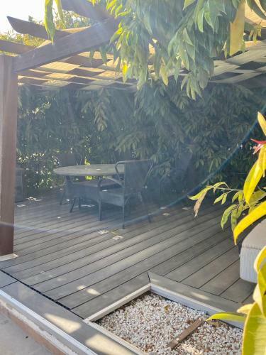 Apartamento Beautiful Quiet Ground Floor Appartment With Pool