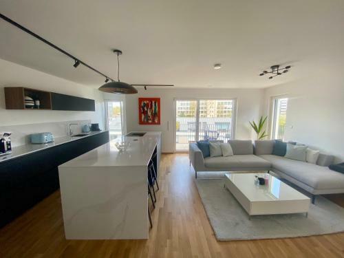 Apartamento 2bd Designer Apt. 134m2 In Strassen