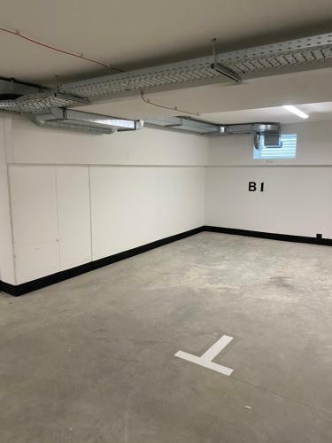 Apartamento 2bd Designer Apt. 134m2 In Strassen
