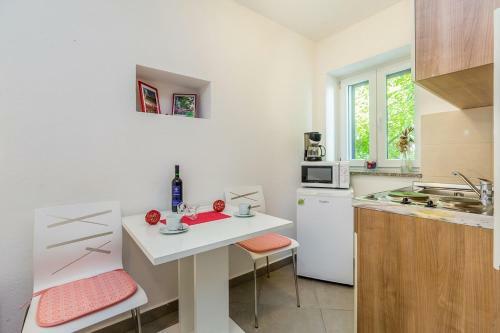 Studio Apartman U Ku?i S Bazenom