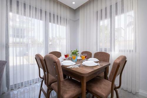 Marvelous Secluded Villa With Private Pool In Serik, Antalya