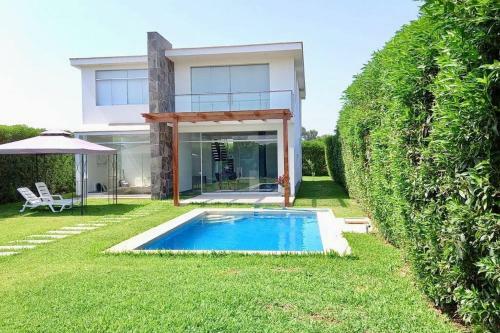 Acogedora Casa de Campo Con Piscina En Asia