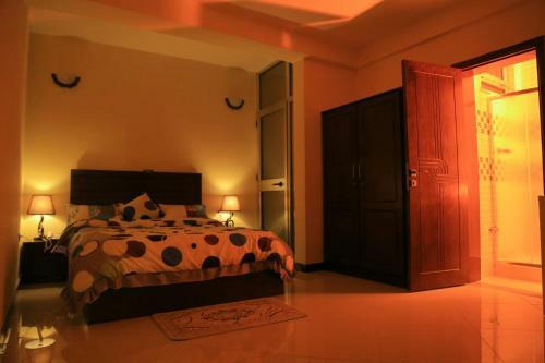 T.m.y Hotel