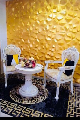 Apartamento Metrohills Business Suites