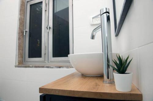 Luxury Apartment // Sunny Balcony // Modern Vibe 6