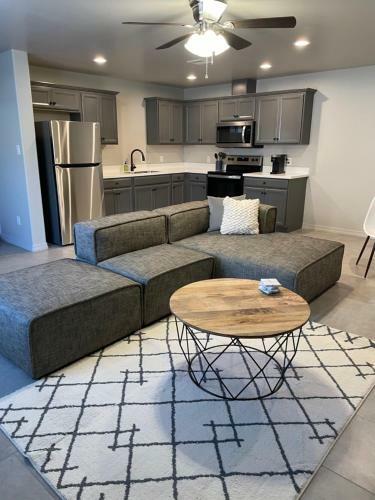 Apartamento Brand New, Spacious 2 Br With Full Kitchen And Free Parking