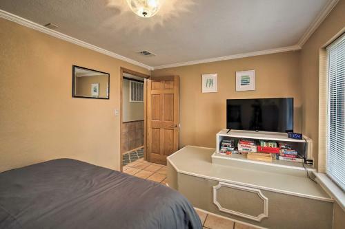 Lakefront Hot Springs Home With Grill And 2 Docks