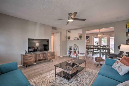 Phoenix Family Home With Pool And Playground!
