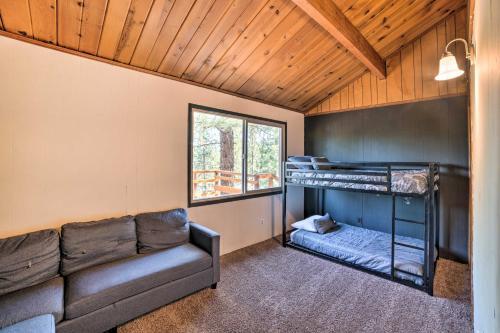 Welcoming Big Bear Home With Deck And Tree Views