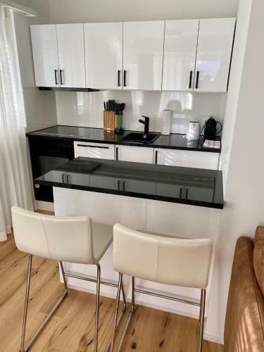 Apartamento Wunderstay Alpine 303 New Studio With Lake & Mountain View