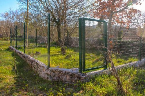 Apartamento Quiet Countryside House With A Swimming Pool