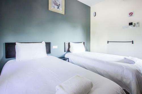 Explore 4br Gardenhouse Retreats (Free Parking)
