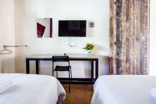 Explore 5br Gardenhouse Retreats (Free Parking)
