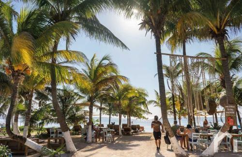 Apartamento Beautiful Equipped Condo Steps From The Beach