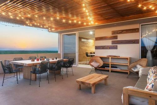 Apartamento Enchanting 4 Bedroom Ph, Steps From The Beach
