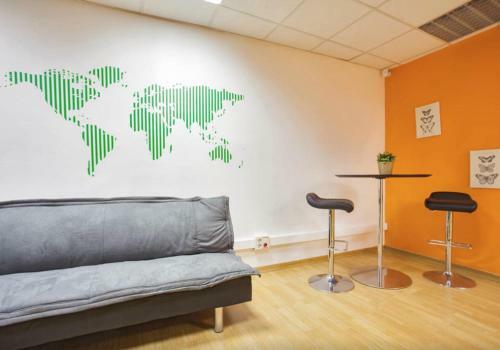 Holidaysbcn Hostel