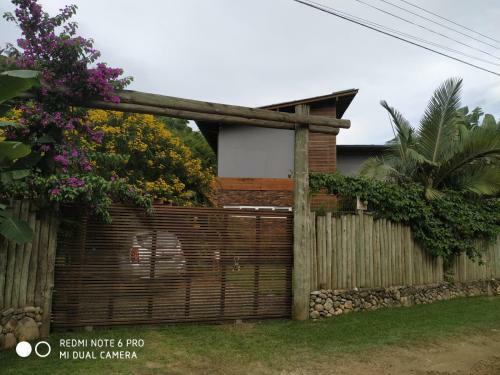 Casa A 800 M Da Praia Entre Ibiraquera E Rosa