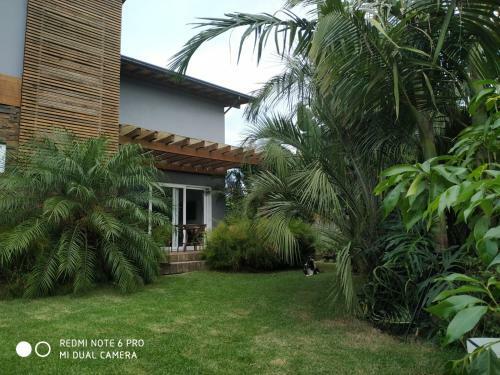 Casa A 800 M Da Praia Entre Ibiraquera E Rosa