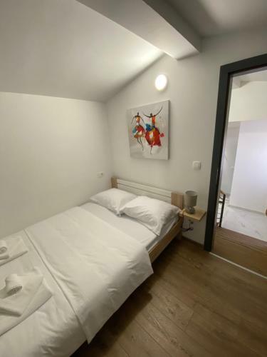 Villa Holiday Home ?marko? With Heated Pool!